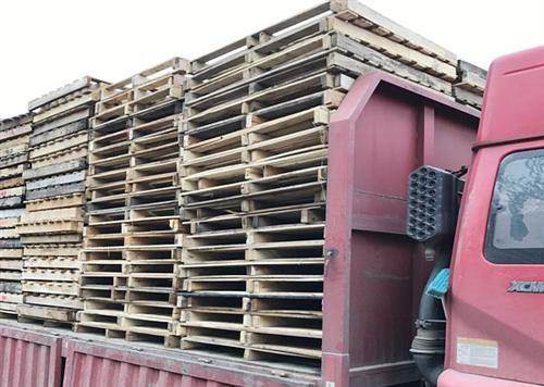 木托盘是用于集装,堆放,搬运和运输的,放置作为单元